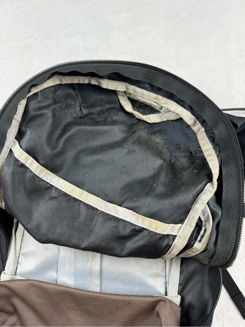 Gregory Miwok 18 Liter Daypack Backpack Hydration Pack Black Men’s One Size